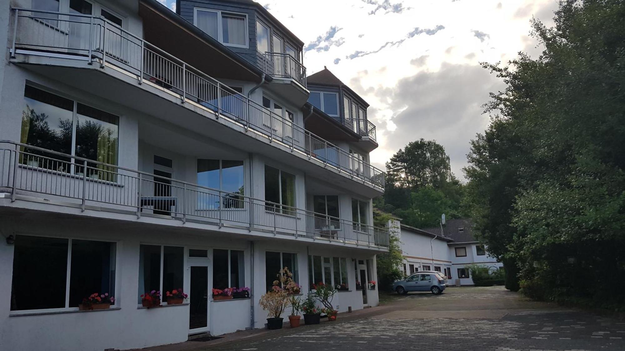 Hotel Zur Engelsburg Hausen-Wied Экстерьер фото