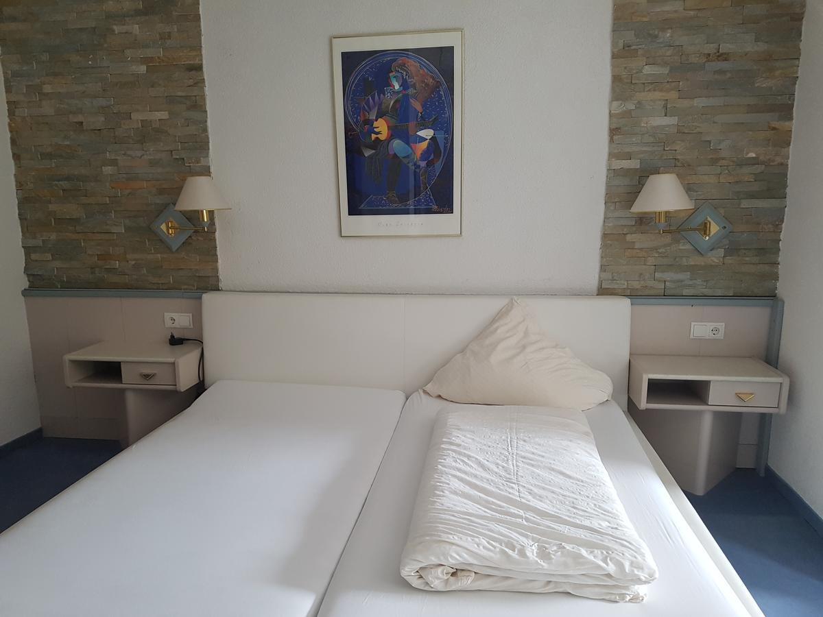 Hotel Zur Engelsburg Hausen-Wied Экстерьер фото
